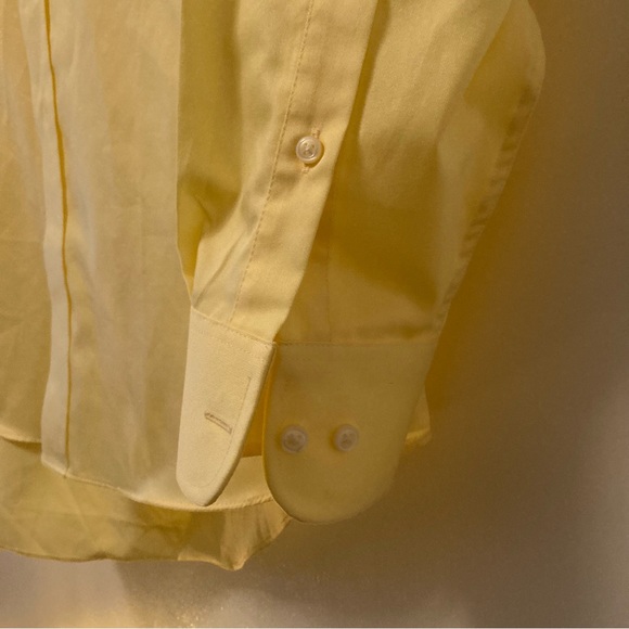 IZOD Yellow Button Down Dress Shirt Regular Fit Size 15.5 34/35 Like New - Picture 4 of 16